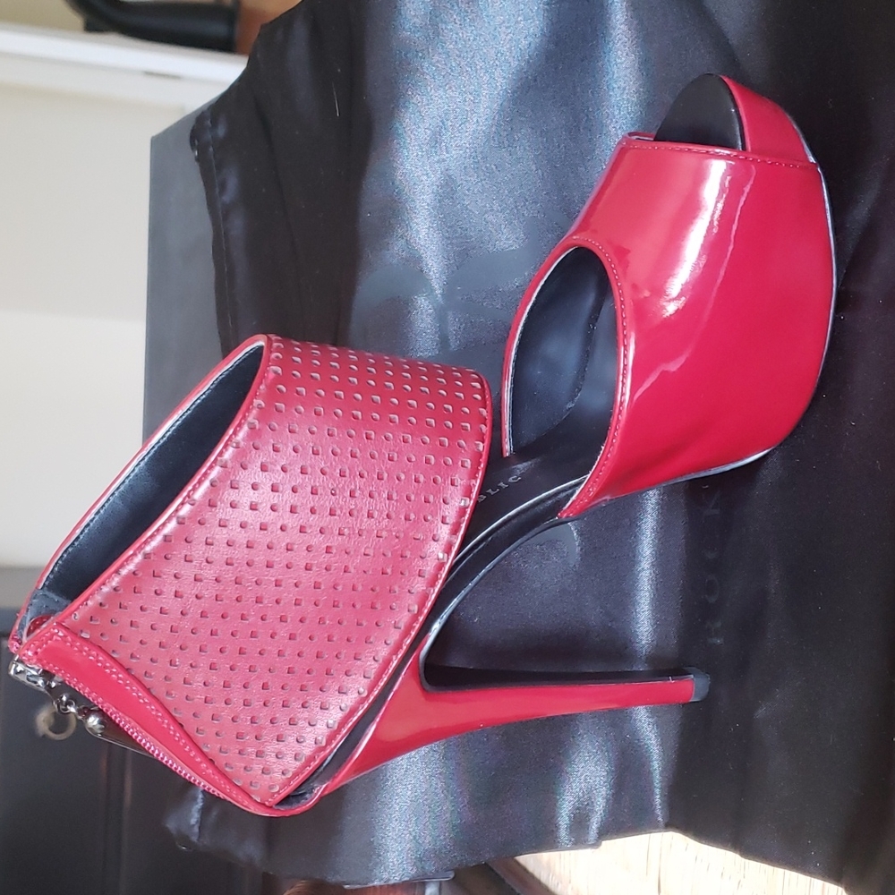 Rock & Republic Aria platforms